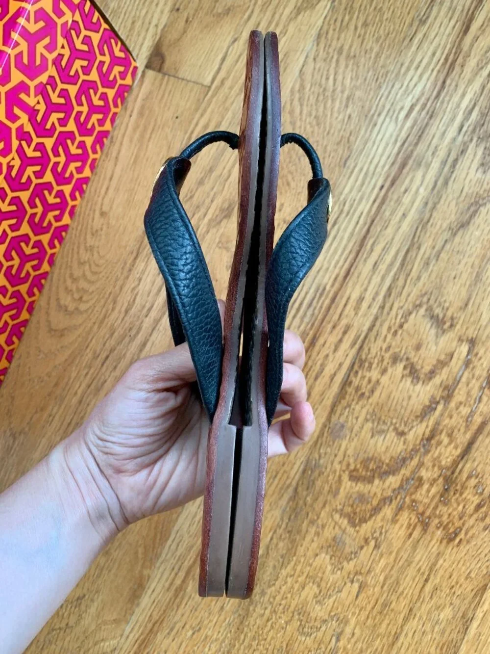 EUC Tory Burch Thora Black & Gold Leather Sandals/ Flip flops with original box